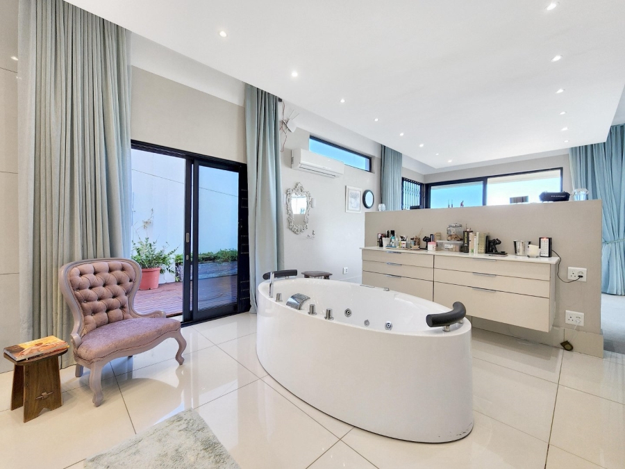 11 Bedroom Property for Sale in Camps Bay Western Cape